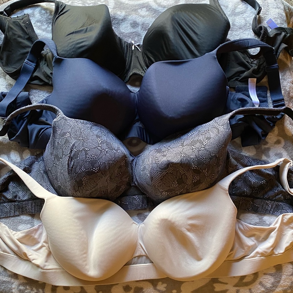 Bundle of 4 Cacique bras